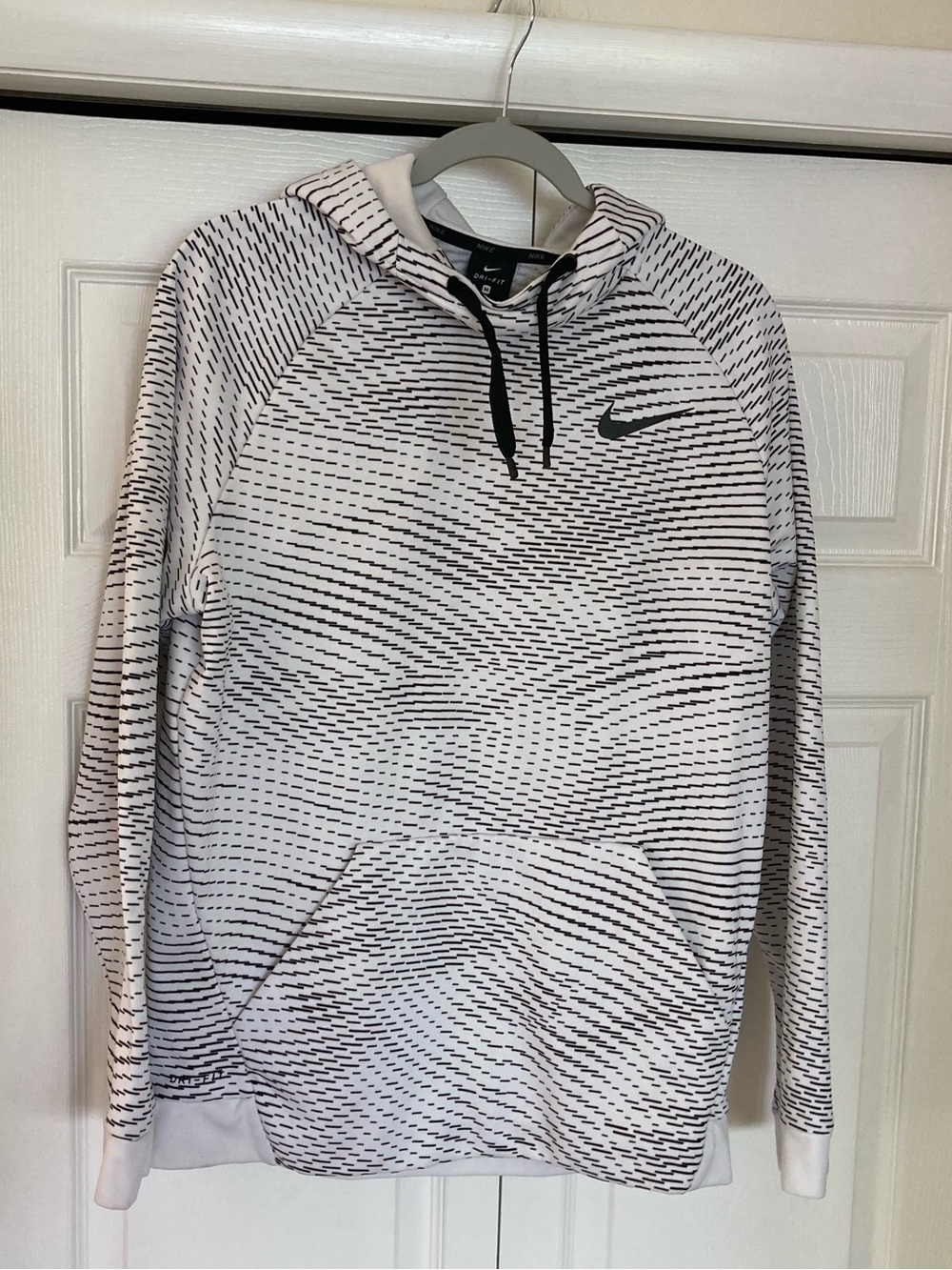 Nike Men’s dri-fit White Hoodie with Black Dash Pattern